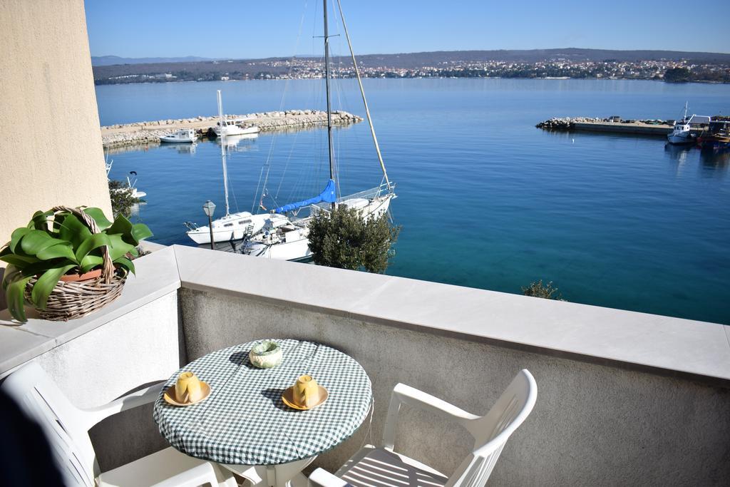 Apartments Blue Dream Malinska Exterior photo