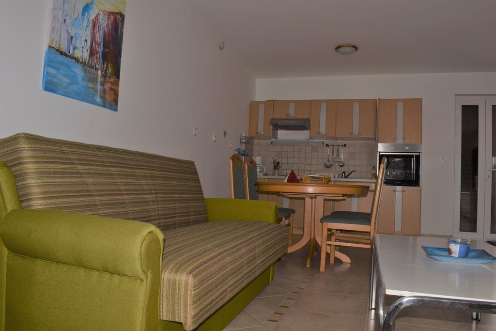 Apartments Blue Dream Malinska Exterior photo